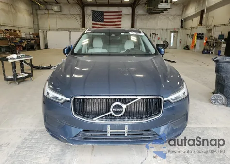 2018 Volvo Xc60 T5 Momentum z USA, uszkodzony, nr VIN YV4102RK4J1070470